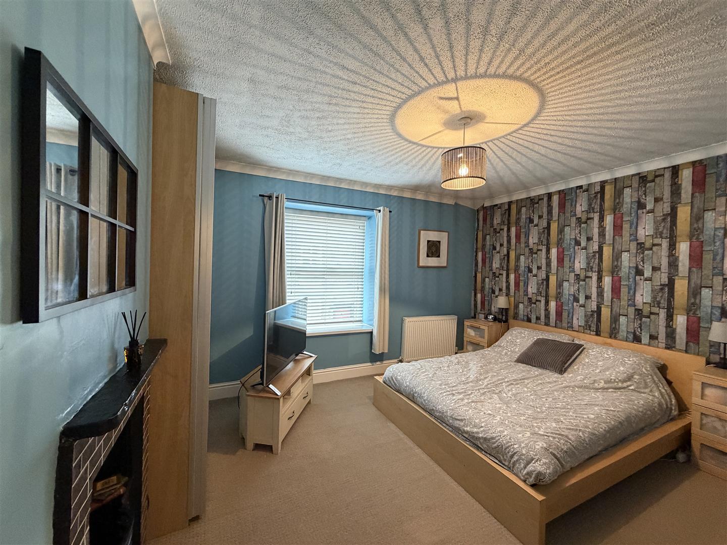 2 bed house - mid terrace in New Earth Street, Mossley – photo 5